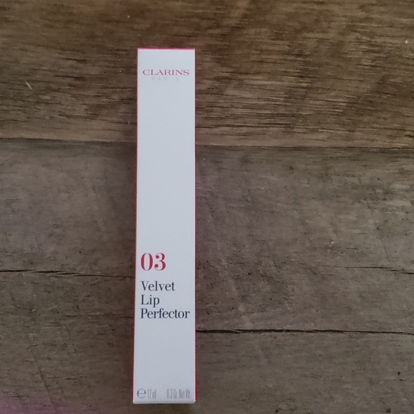Clarins Velvet Lip Perfector - Picture 1 of 2